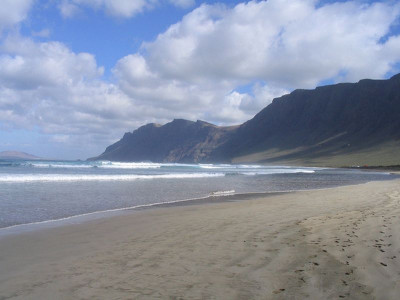 Famara-Strand.jpg