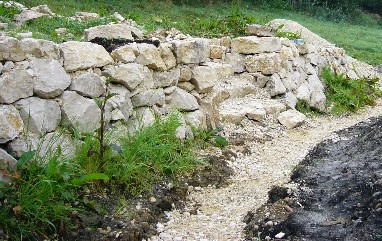 trockenmauer_klein_2.jpg