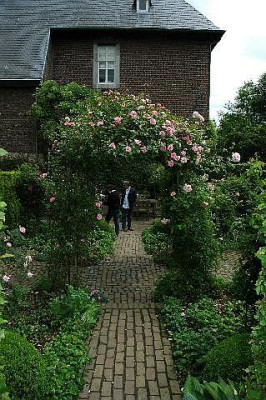 Huys_de_Dohm_Juni_20056.jpg