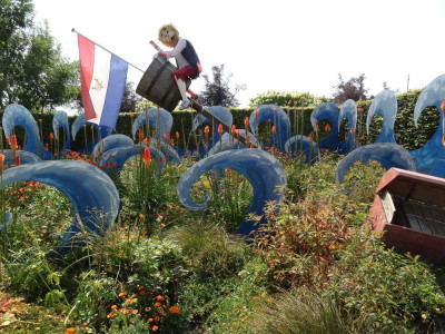 New-Wave-Gardening.jpg