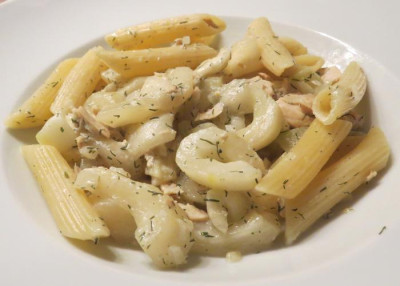 IMG_0084 Essen am 5.10.15 Schmorgurken mit Penne und Lachs.jpg