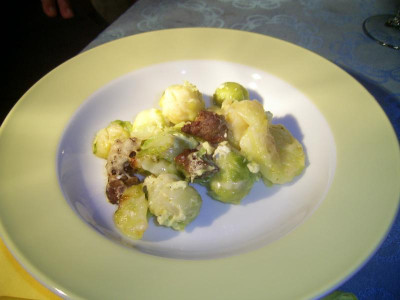 Rosenkohlaufbor.JPG