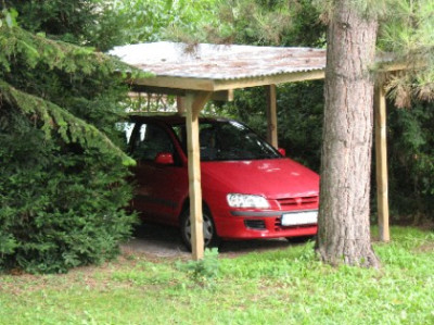 CarportVonVorn.JPG