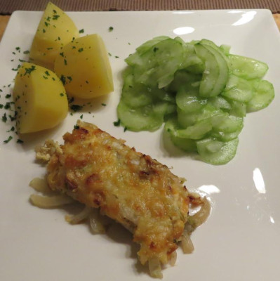 IMG_1175 Essen am 17.1.16 - Kartoffeln, überbackener Chinakohl und Gurkensalat.jpg