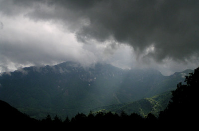 kremsmauer_vom_gegenhang.jpg