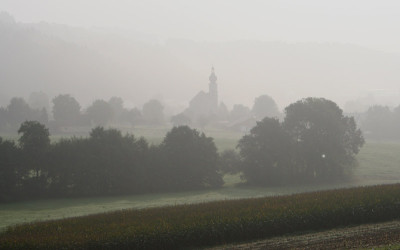 Mein-Dorf-im-Fruhnebel-1.jpg
