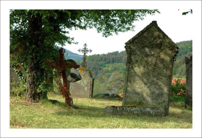 Friedhof_Saint_Arcons_dAllier_1_21-05-2005.jpg
