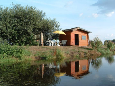 hutte_am_teich.jpg