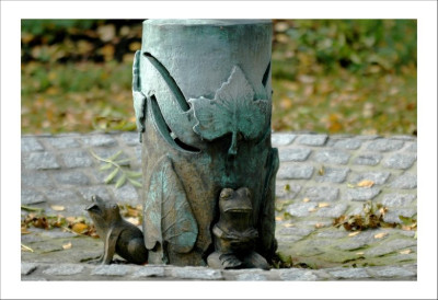 Skulpturen_Frosch_1_31-10-2006.jpg