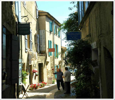 Dorfleben_Grignan_1_25-05-2005.jpg