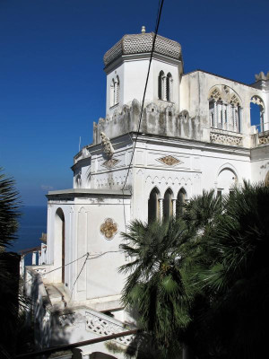 32 leerstehende Villa.jpg