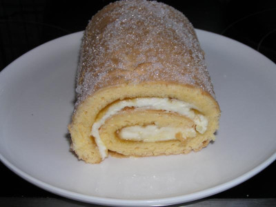 Bisquitrolle mit Orangenmarmelade-Sahne-Füllung 003.JPG