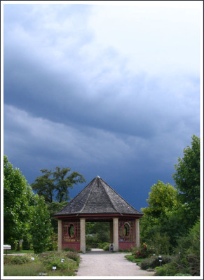 Pavillion_m_r.jpg
