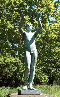 Wolfsgarten Statue.JPG