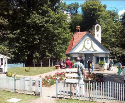 Wolfsgarten Spielhaus1.JPG