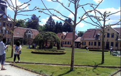 Wolfsgarten Innenhof.JPG