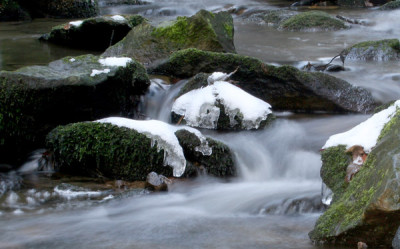 Schnee-Bach-4.jpg