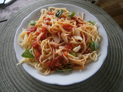 Spagetti Tomatensauce 002.JPG