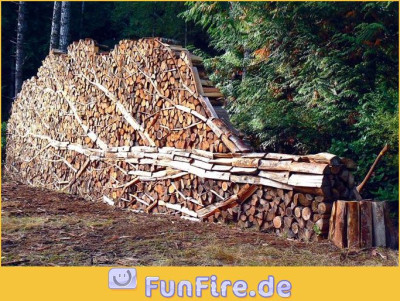 kreativer-holzstapel.jpg