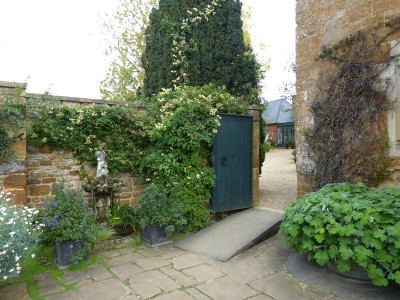 2017-10-04 Coton Manor Garden 31.jpg