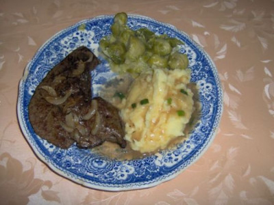 Leber_Kartoffelbrei__Rosenkohl.jpg