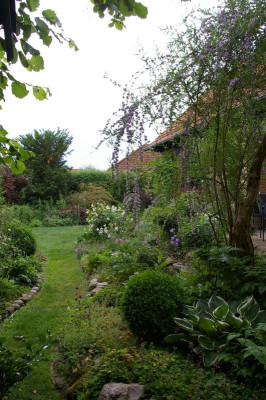 Hinterer Garten.001.jpg
