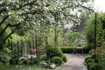 Aprilgarten-2.jpg