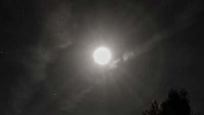 26.9. mondhalo.jpg