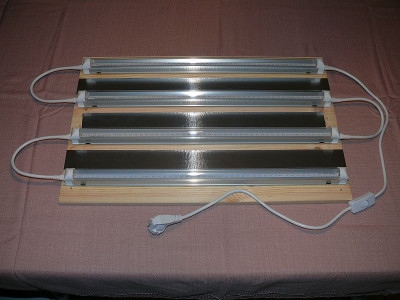 190216_Pflanzenlampe_4xT8.jpg