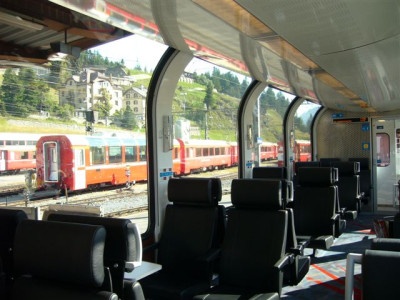 Panoramawagen_in_St.Moritz.JPG