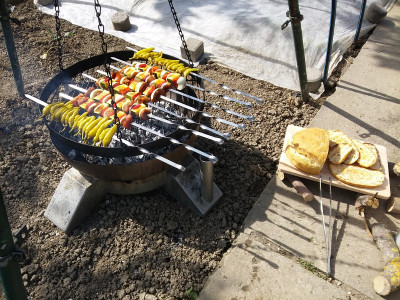 Schwenker mit Spießen.jpg