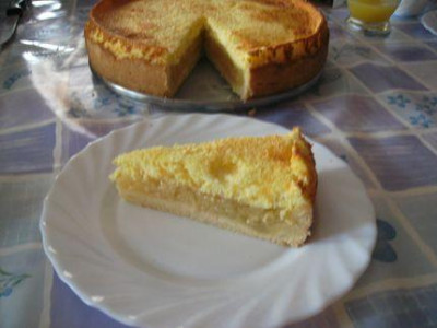 Pfirsichkuchen_angeschnitten.jpg