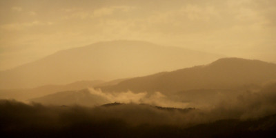 nebel_ziehen_uber_berge.jpg