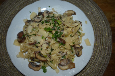 Tagliatelle mit Pilzen 001.JPG