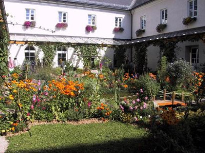 kloster_innenhof.jpg