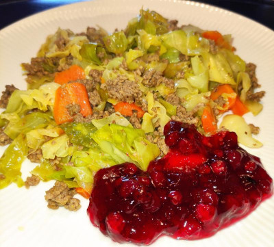 Hack-Spitzkohl-Möhren-Pfanne.jpg