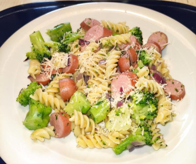 Brokkoli-Würstchen-Pasta.jpg