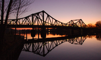 Glienicker-Bruecke_Nacht.jpg