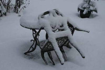 C1036_Schneekissen_auf_Sitzgruppe.jpg