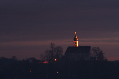 Kirchturm-erleuchtet-1.jpg