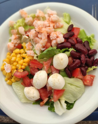Gemischter Salat mit Garnelen.jpg