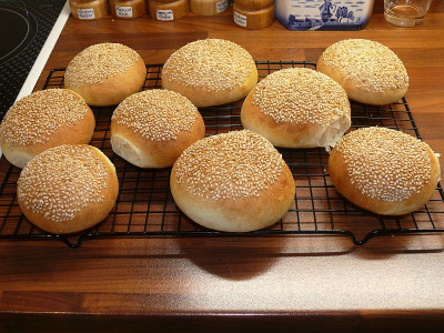 220304_Hamburger Buns.jpg