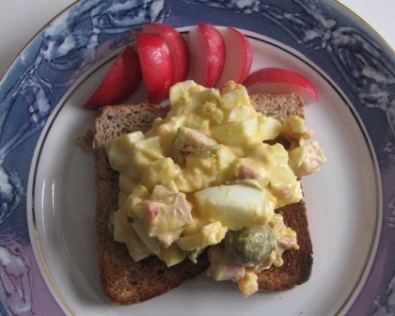 eier_wurst_kapernsalat.JPG