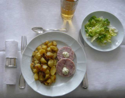 Bratkartoffeln_und_Sulze.jpg