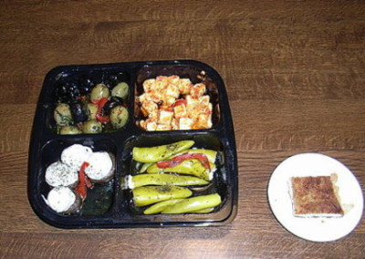 Antipasti-mix-Putenschnitzelchen.JPG