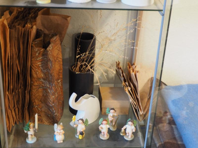 Vitrine zwei drunter P1230009.JPG
