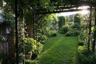 Gartenansicht-Mai-2.jpg