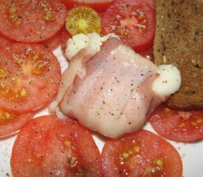 grillkaese_auf_tomaten.JPG