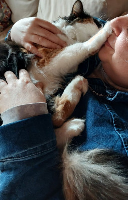 Schmusen mit der Tochter.
