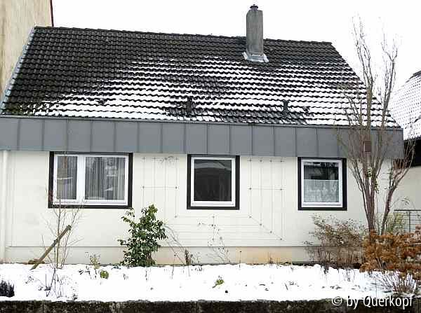 Vorgarten im Schnee